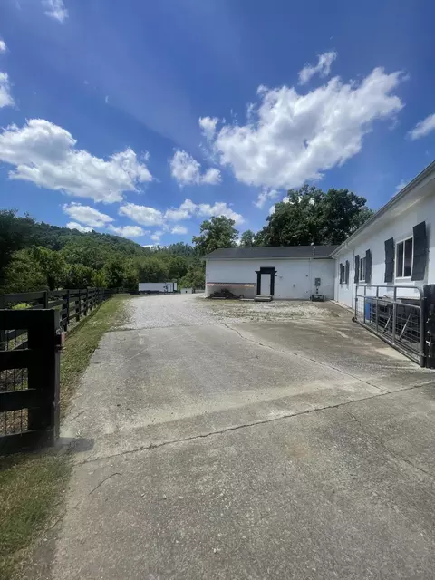 Exterior - 6606 S S Us Highway 25e, Flat Lick, KY 40935 photo 47 of 49