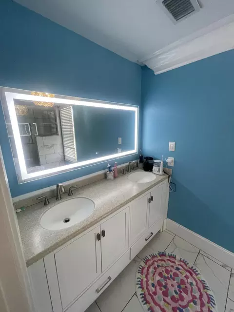 Bath - 6606 S S Us Highway 25e, Flat Lick, KY 40935 photo 6 of 11