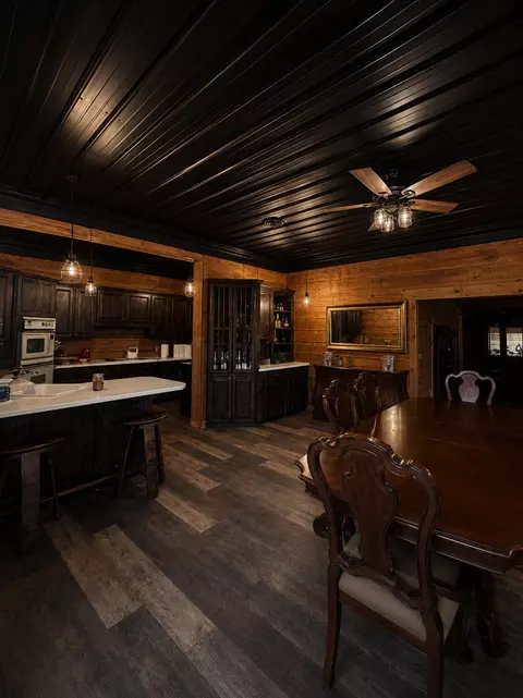 Dining - 6606 S S Us Highway 25e, Flat Lick, KY 40935 photo 2 of 3