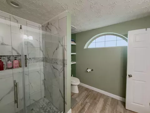 Bath - 401 W 4th St, Corbin, KY 40701 photo 2 of 2