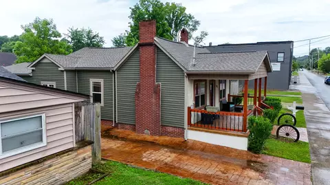 Exterior - 401 W 4th St, Corbin, KY 40701 photo 2 of 7