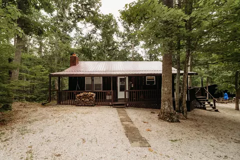 272 Cowboy Ln, Wellington, KY 40387