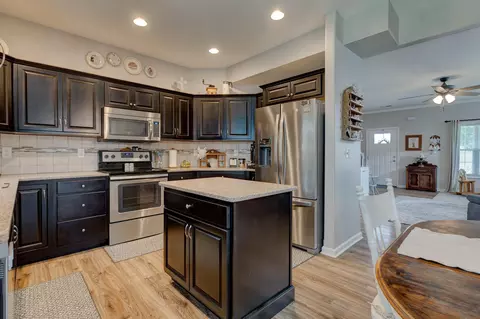 Kitchen - 126 Snaffle Trl, Georgetown, KY 40324 photo 2 of 3