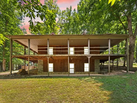 1261 Clark Rd, Irvine, KY 40336