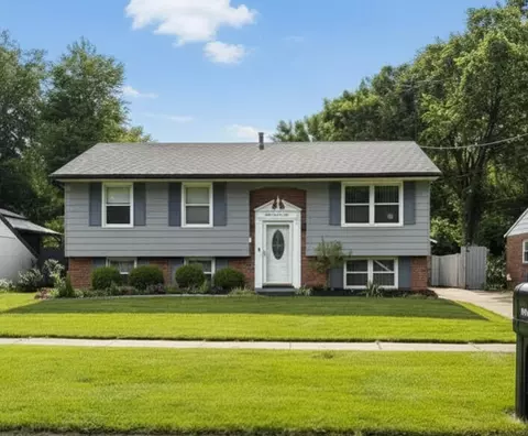 5701 Revere Dr, Louisville, KY 40218