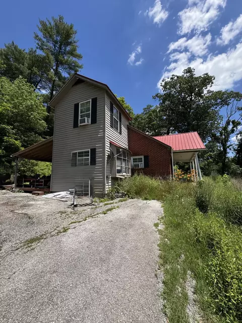 44 Smith Branch Rd, Grayson, KY 41143