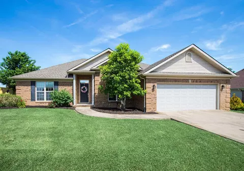 117 Lost Tree Dr, Georgetown, KY 40324