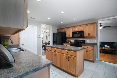 Kitchen - 117 Lost Tree Dr, Georgetown, KY 40324 photo 2 of 2