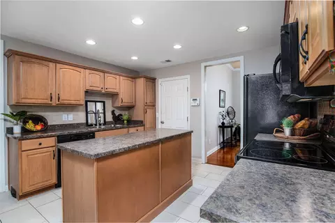 Kitchen - 117 Lost Tree Dr, Georgetown, KY 40324 photo 1 of 2