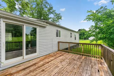 Exterior - 1127 Pine Crest Rd, Lancaster, KY 40444 photo 4 of 6