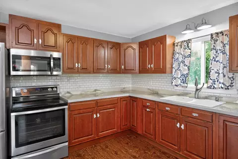Kitchen - 1127 Pine Crest Rd, Lancaster, KY 40444 photo 2 of 4