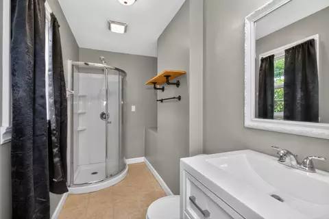 Bath - 1127 Pine Crest Rd, Lancaster, KY 40444 photo 1 of 2