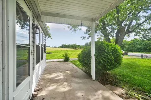 Exterior - 1127 Pine Crest Rd, Lancaster, KY 40444 photo 2 of 6