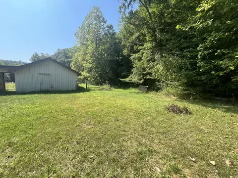 Exterior - 875 Upper Craney Rd, Morehead, KY 40351 photo 11 of 12