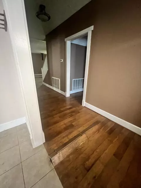 Entry Way - 875 Upper Craney Rd, Morehead, KY 40351 photo 2 of 7