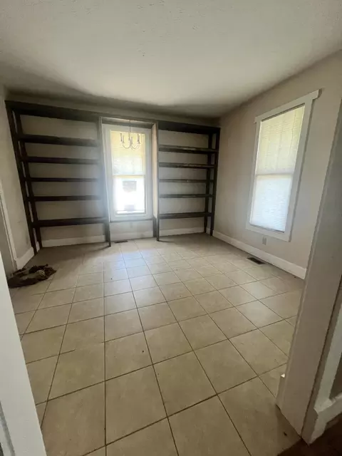 Living - 875 Upper Craney Rd, Morehead, KY 40351 photo 2 of 2