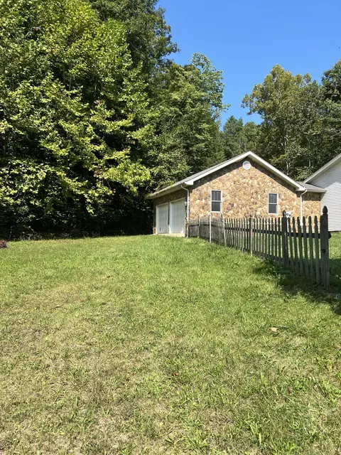 Exterior - 875 Upper Craney Rd, Morehead, KY 40351 photo 3 of 12