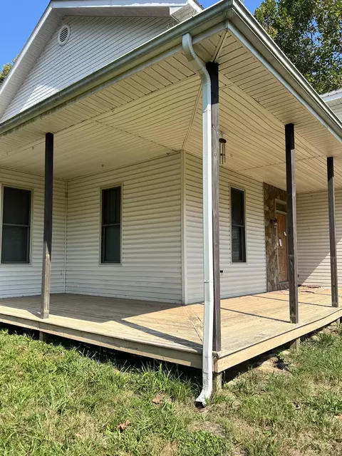 Exterior - 875 Upper Craney Rd, Morehead, KY 40351 photo 5 of 12