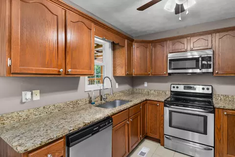 Kitchen - 182 Brandon Dr, Corbin, KY 40701 photo 1 of 2