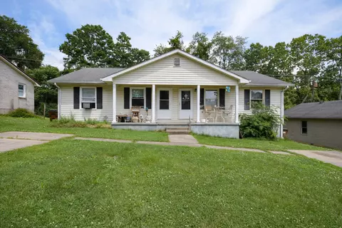 520 N Magnolia Dr, Mount Sterling, KY 40353