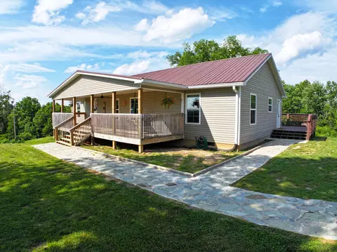 1410 Winston Rd, Irvine, KY 40336