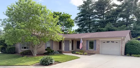 124 Yorkshire Ct, Versailles, KY 40383