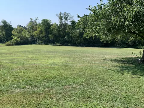 Exterior - 120 Rolling Ridge Dr, Berea, KY 40403 photo 9 of 10