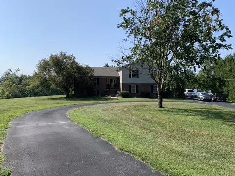 Exterior - 120 Rolling Ridge Dr, Berea, KY 40403 photo 2 of 10