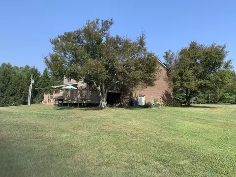 Exterior - 120 Rolling Ridge Dr, Berea, KY 40403 photo 8 of 10