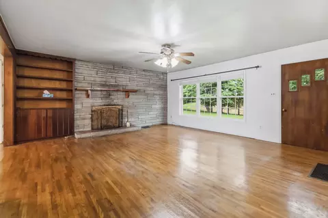 Living - 1015 Kentucky 70, Eubank, KY 42567 photo 1 of 6