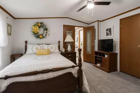Bedroom - 1015 Kentucky 70, Eubank, KY 42567 photo 8 of 10