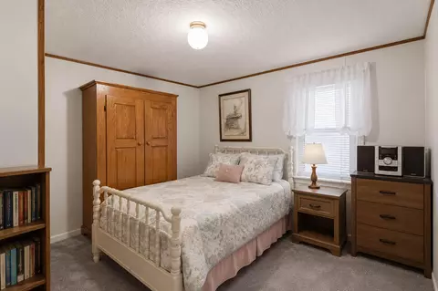 Bedroom - 1015 Kentucky 70, Eubank, KY 42567 photo 9 of 10