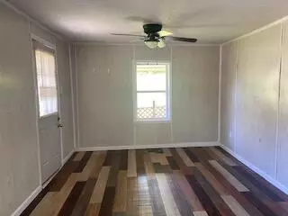 Living - 25 Hogge St, Clearfield, KY 40313 photo 2 of 3