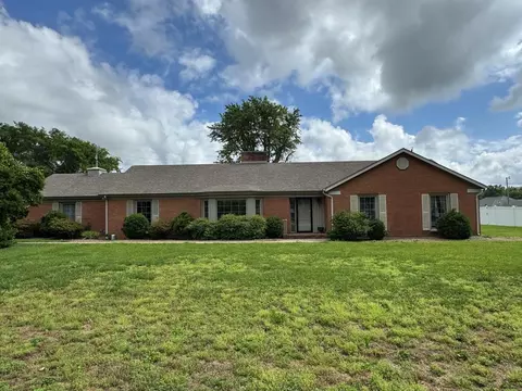 204 Ridgehill Dr, Hopkinsville, KY 42240