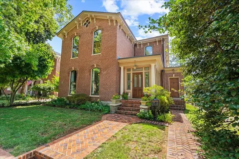 448 W 3rd St, Lexington, KY 40508