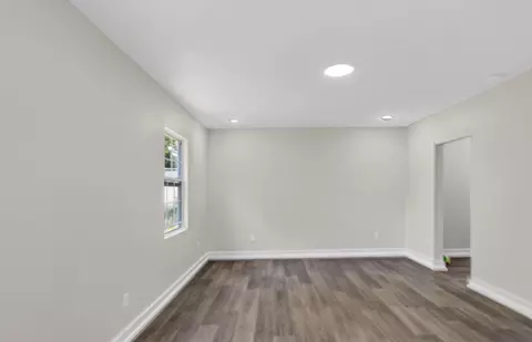 Living - 616 E Main St, Danville, KY 40422 photo 3 of 5