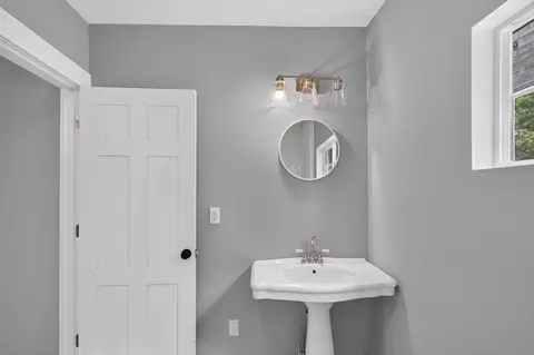 Bath - 616 E Main St, Danville, KY 40422 photo 8 of 8