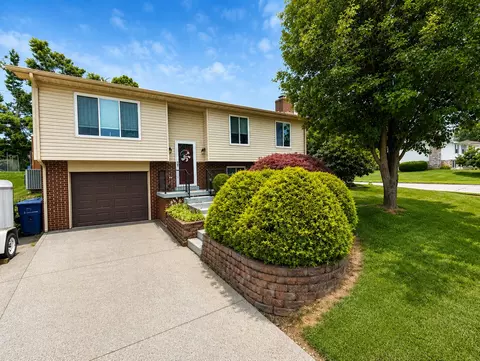 391 S Eagle Creek Dr, Lexington, KY 40515