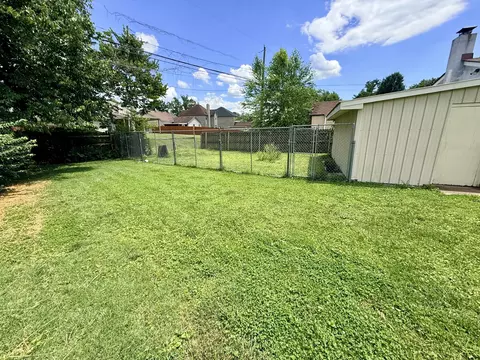 Exterior - 156 Paddock Dr, Versailles, KY 40383 photo 11 of 13