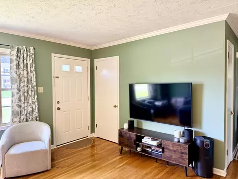 Entry Way - 156 Paddock Dr, Versailles, KY 40383 photo 3 of 5