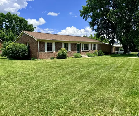 156 Paddock Dr, Versailles, KY 40383