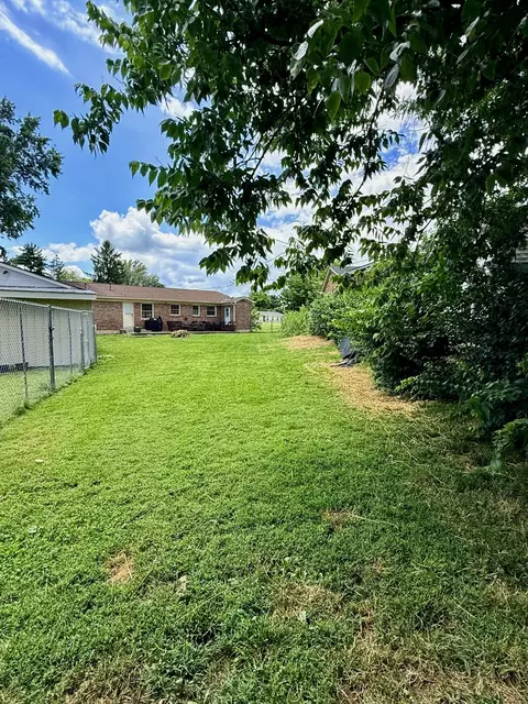 Exterior - 156 Paddock Dr, Versailles, KY 40383 photo 9 of 13