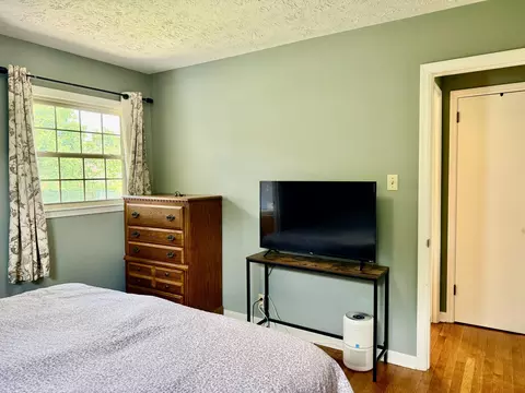 Bedroom - 156 Paddock Dr, Versailles, KY 40383 photo 2 of 4