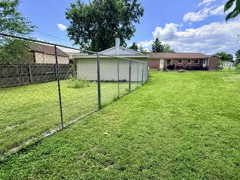 Exterior - 156 Paddock Dr, Versailles, KY 40383 photo 8 of 13