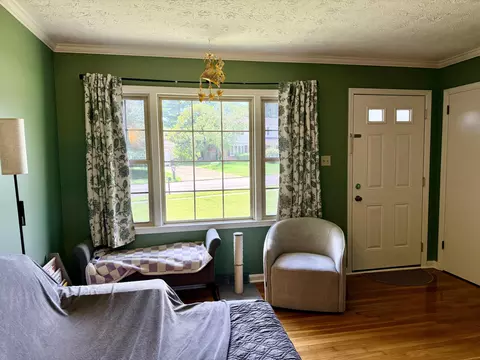 Entry Way - 156 Paddock Dr, Versailles, KY 40383 photo 4 of 5