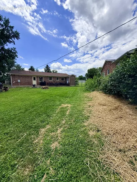 Exterior - 156 Paddock Dr, Versailles, KY 40383 photo 10 of 13