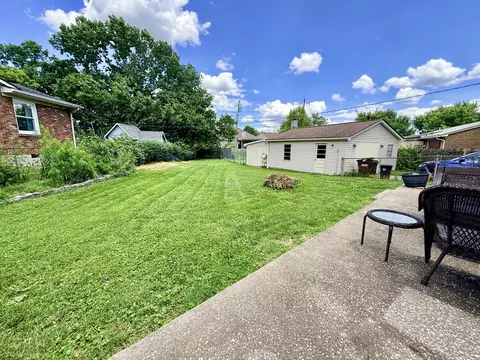 Exterior - 156 Paddock Dr, Versailles, KY 40383 photo 12 of 13