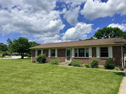 Exterior - 156 Paddock Dr, Versailles, KY 40383 photo 5 of 13