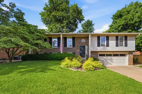 2044 Bamboo Dr, Lexington, KY 40513