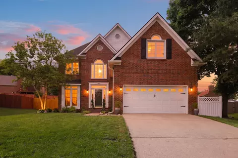 944 Rockbridge Rd, Lexington, KY 40515
